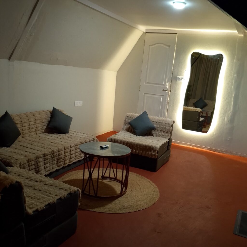 Rustic palms cabin page